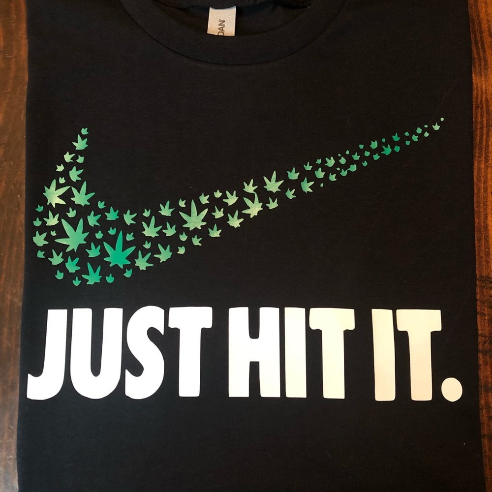 Just hit it Smoking Cannabis T-shirt